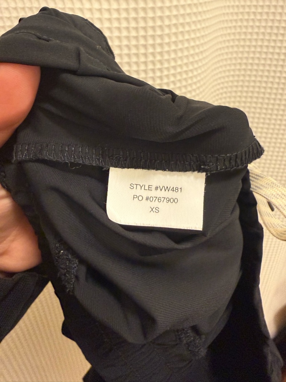 Vuori Black Drawstring Joggers with Contrast White Tie - size XS - Picture 9 of 9